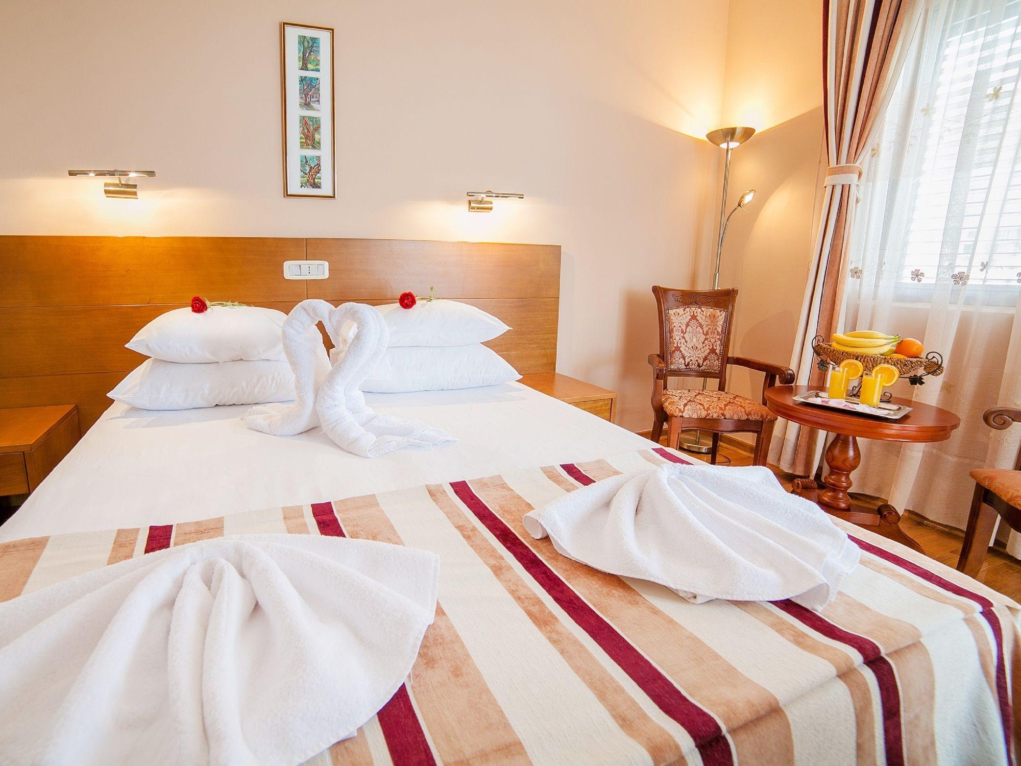 Hotel Petrovac Ngoại thất bức ảnh