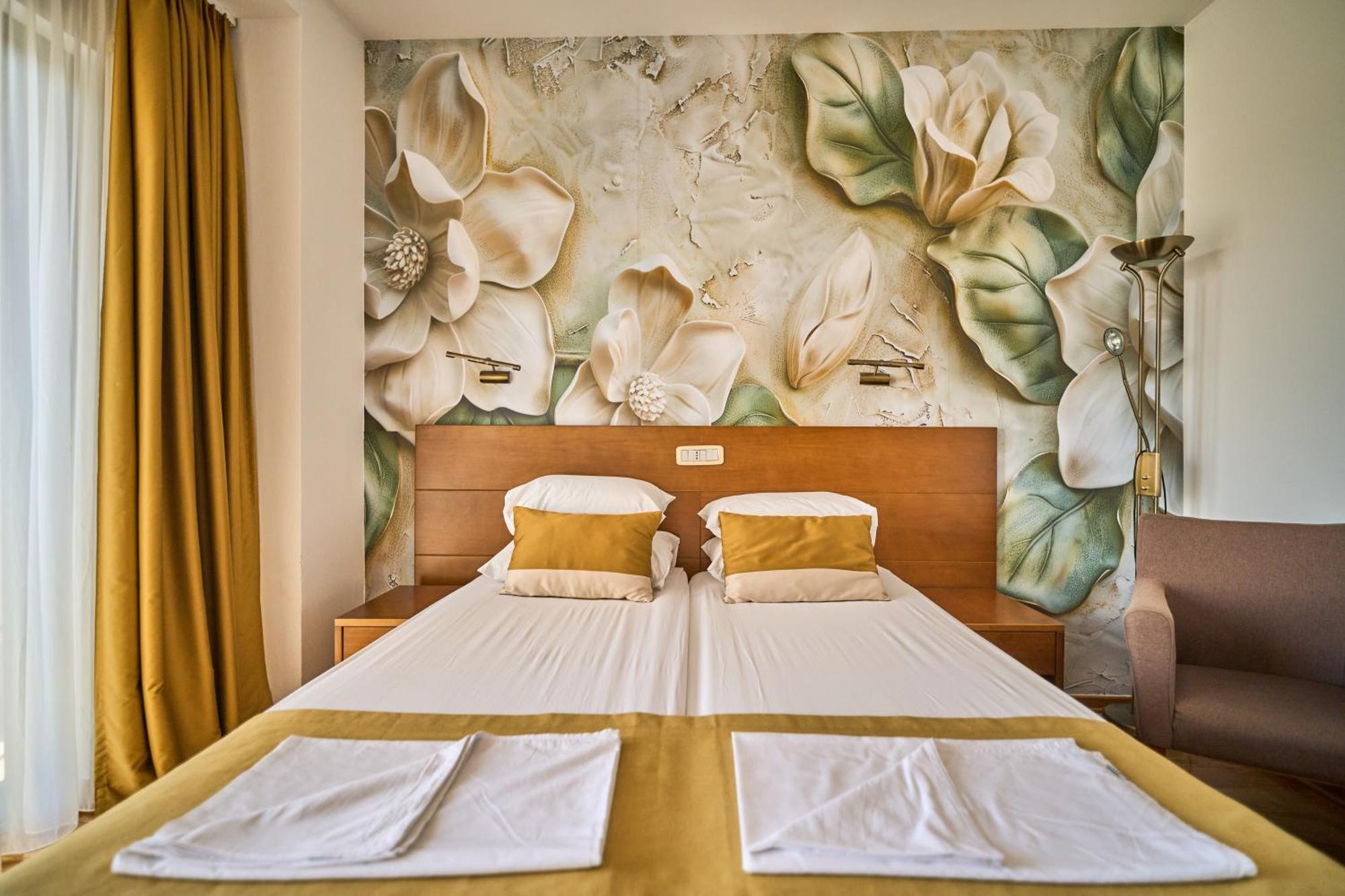 Hotel Petrovac Ngoại thất bức ảnh