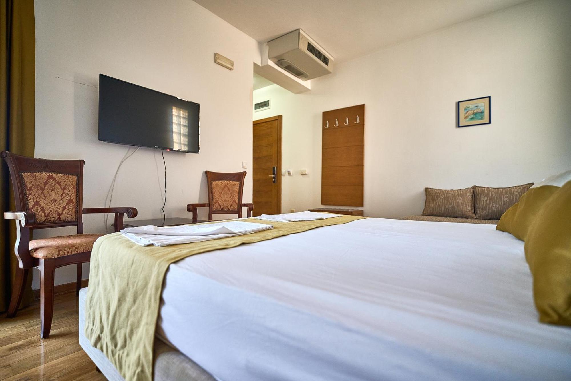Hotel Petrovac Ngoại thất bức ảnh