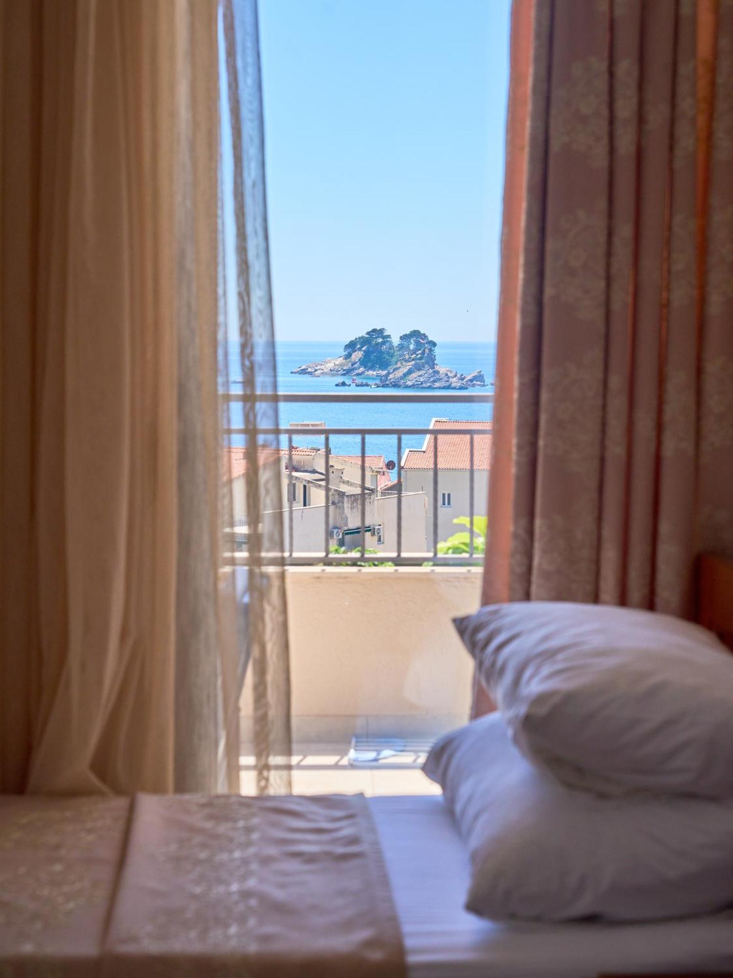 Hotel Petrovac Ngoại thất bức ảnh