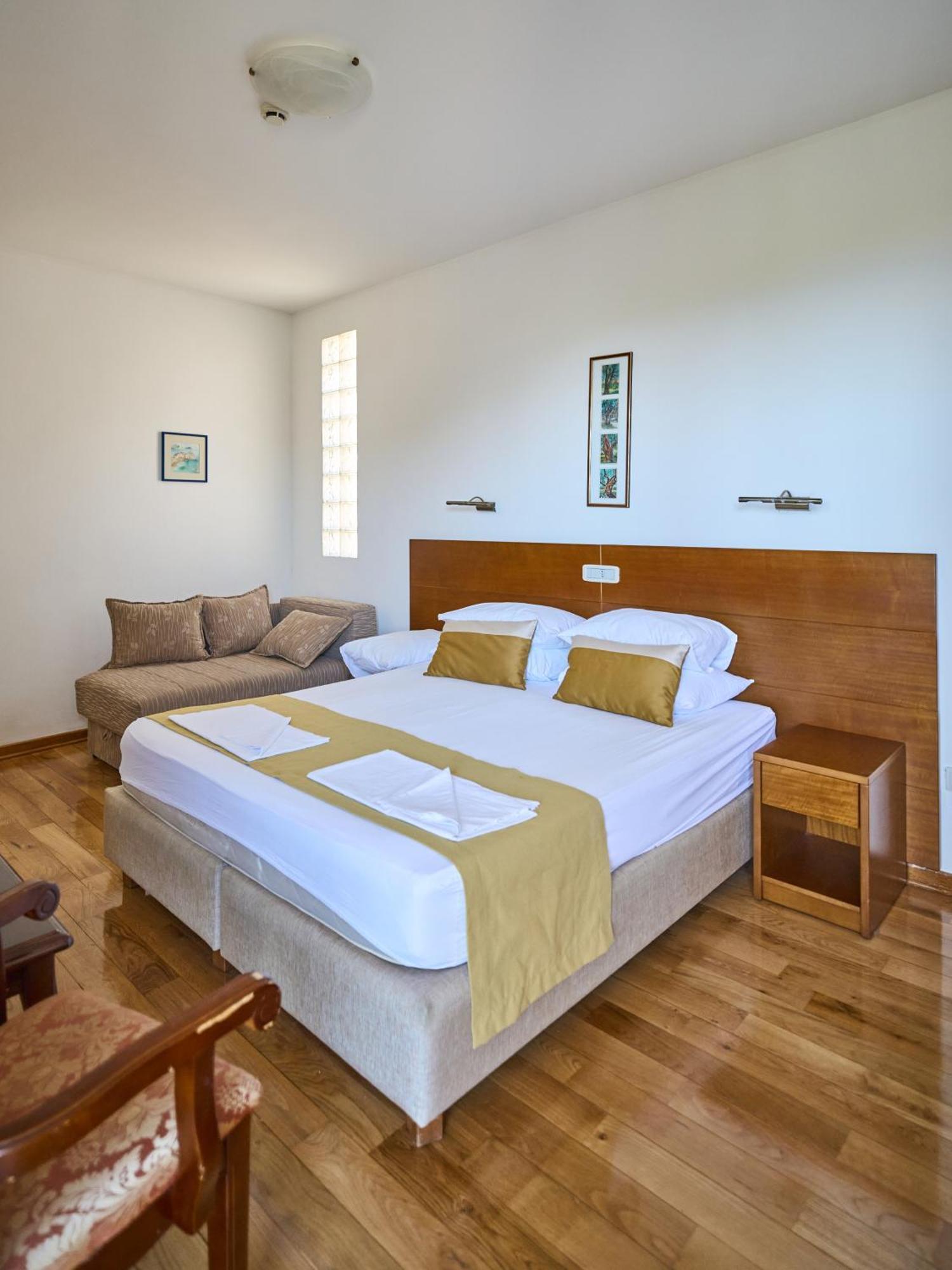 Hotel Petrovac Ngoại thất bức ảnh