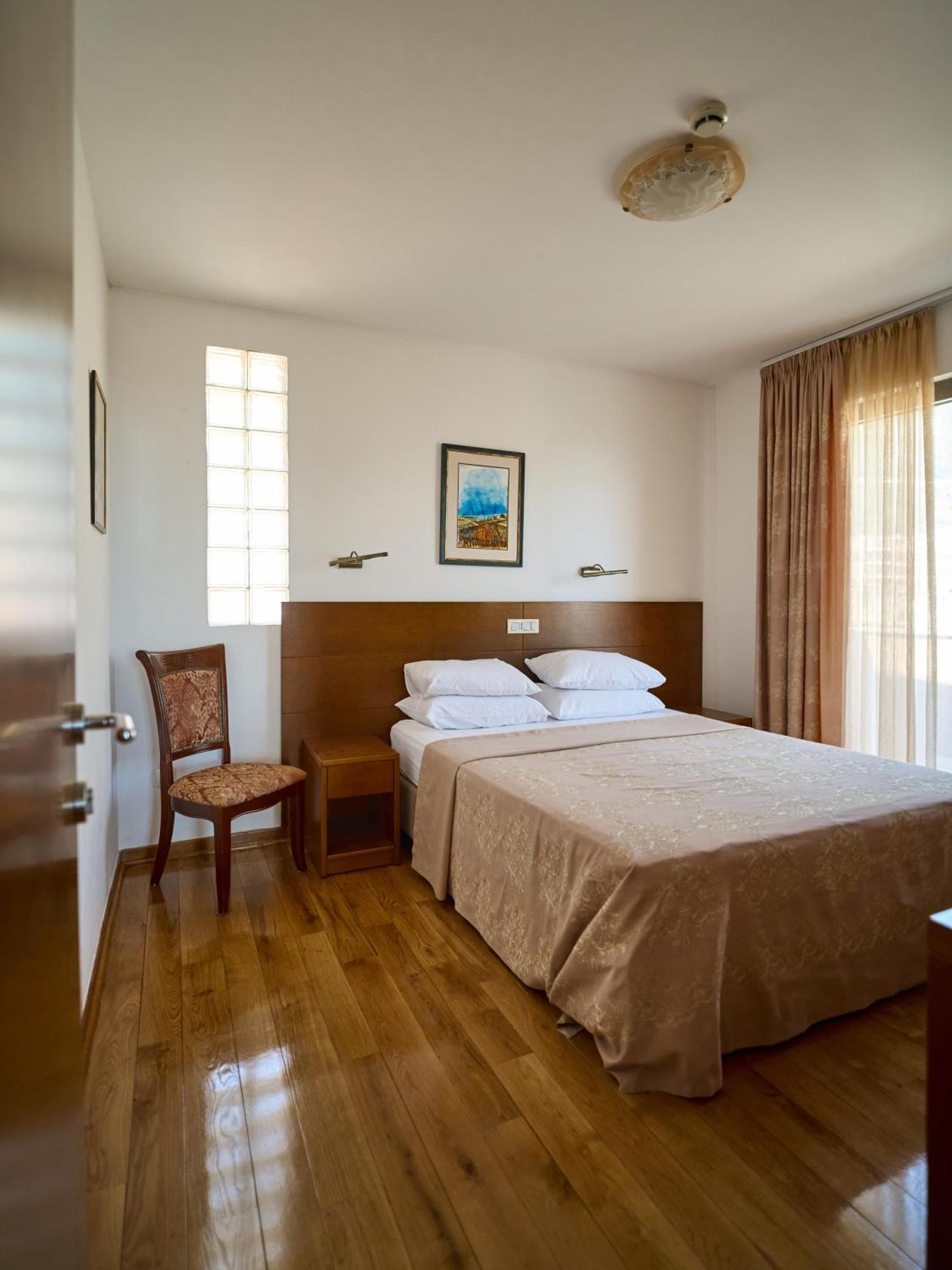 Hotel Petrovac Ngoại thất bức ảnh